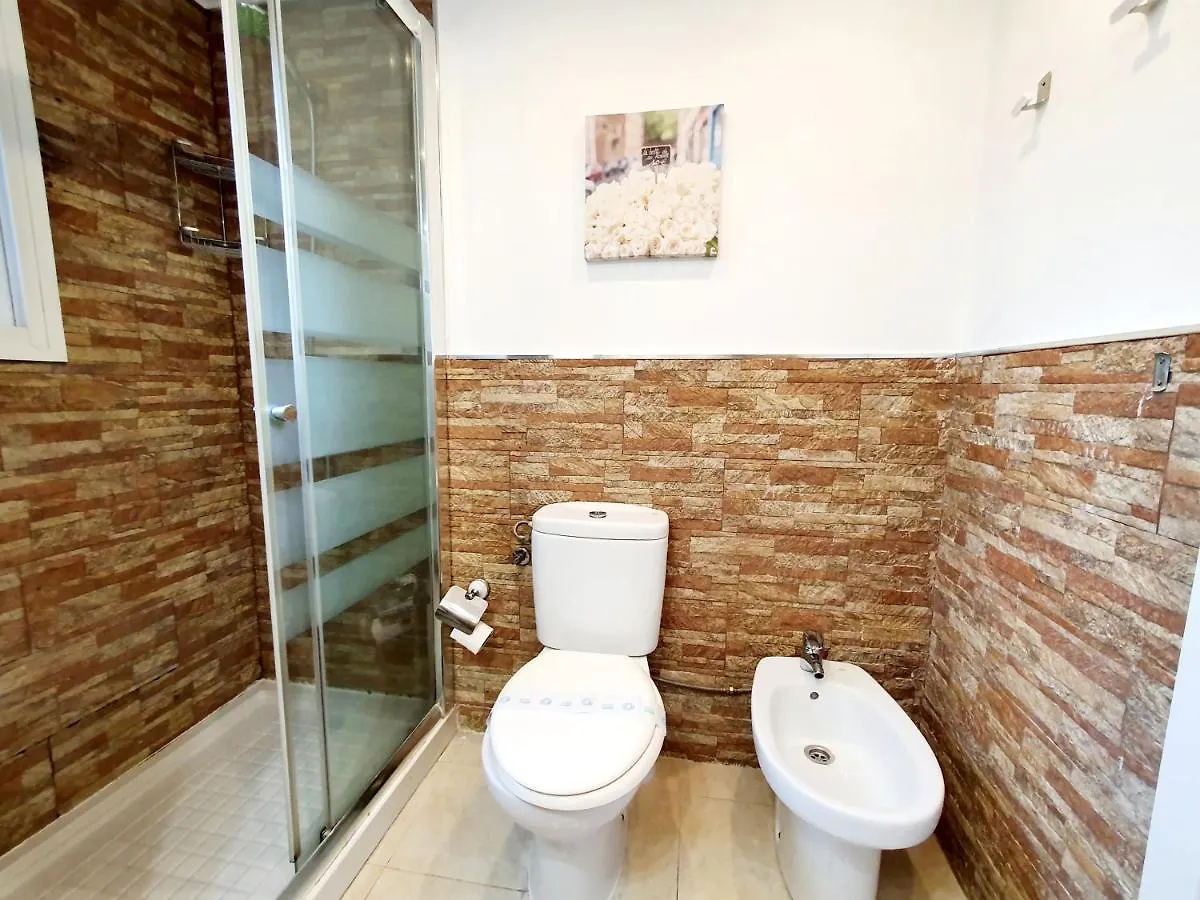 Low Cost Rooms Fuengirola 0*,  España